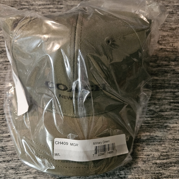 Coach hat - Picture 1 of 3